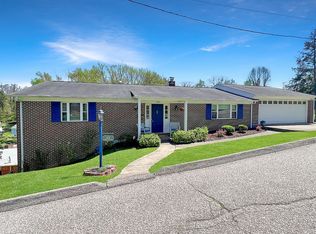 12 Berkeley Pl, Huntington, WV 25705