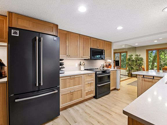 2nd image of 6051 Laurel Ave APT 112