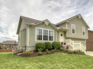 12133 Pebble Beach Dr, Kansas City, KS 66109