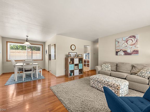 3rd image of 3820 W 212th St