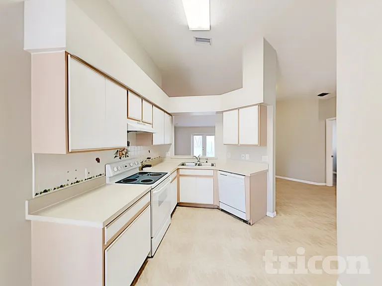 13232 Prestwick Dr — Photo 6