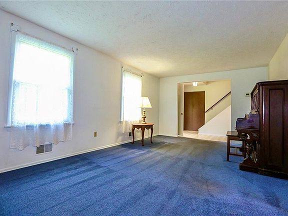 5th image of 78 Parkway Dr