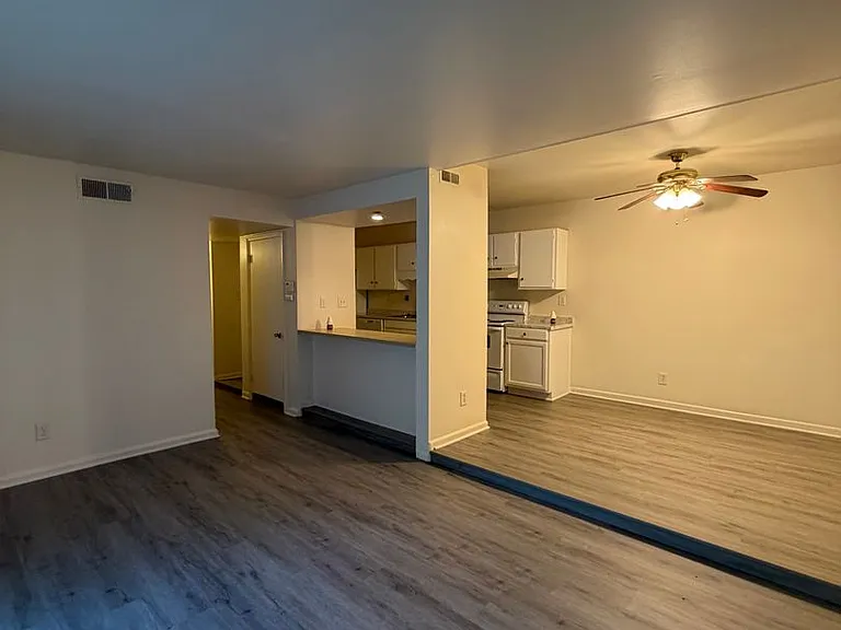 702 Farmhurst Dr #N — Photo 3