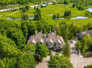 3931 Grandview Forest Hill Dr, Huntsville, ON P1H 2J5