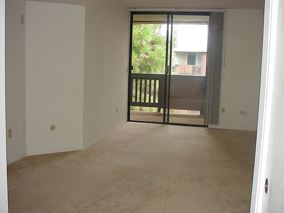 Bedroom has large alcove