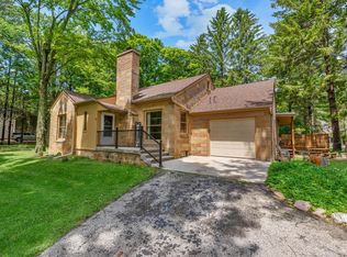 728 Indian Mound Rd, Sheboygan, WI 53081