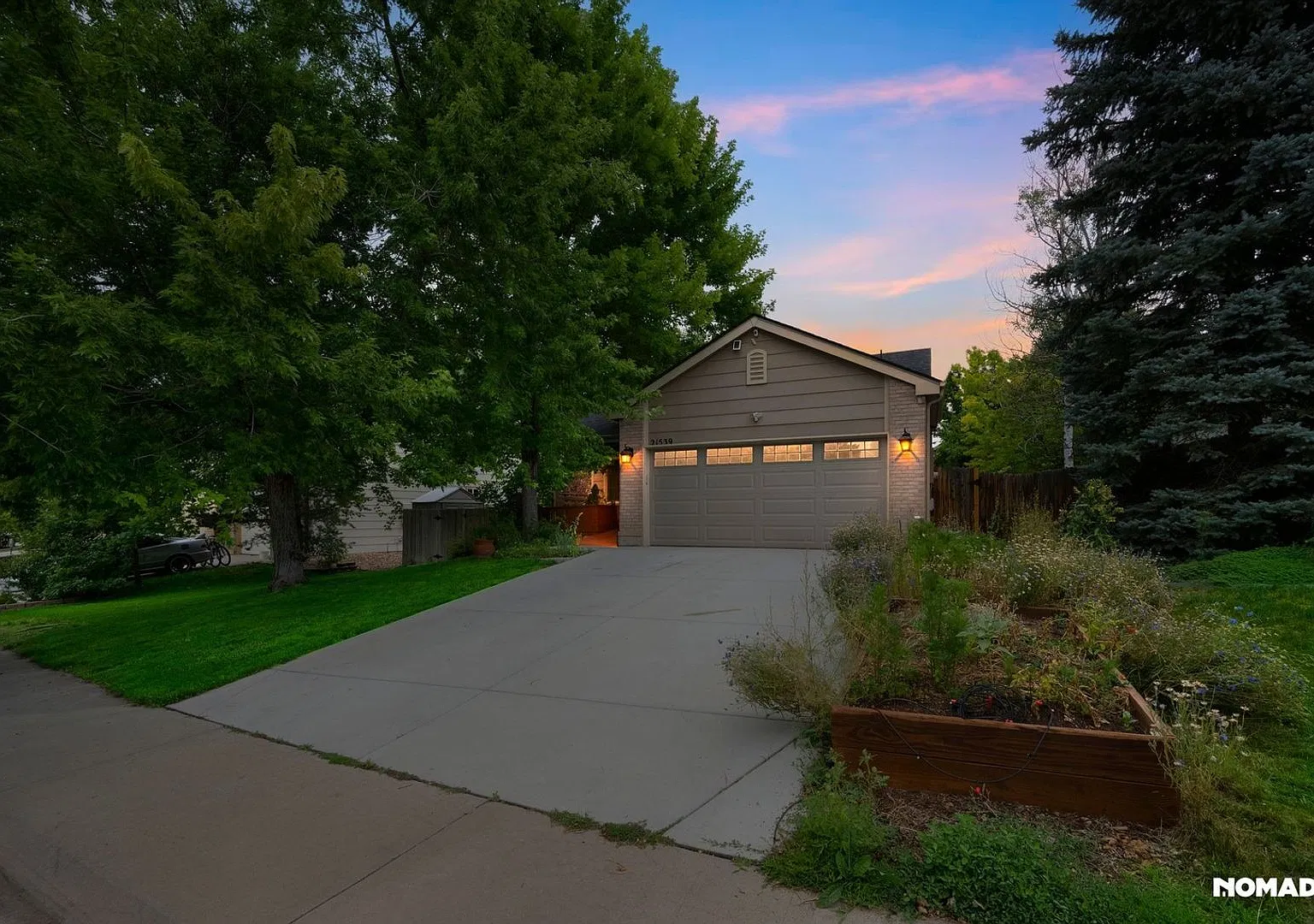 Beautiful 4BR House in Centennial — Photo 2