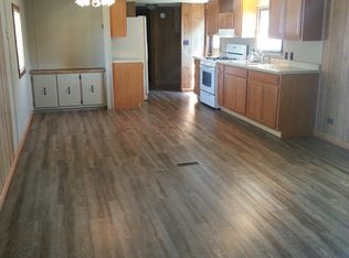 1103 S Summit Ave, Newcastle, WY 82701