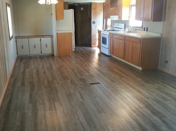 1103 S Summit Ave, Newcastle, WY