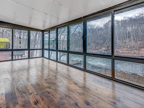 4th image of 450 Wildwood Lk