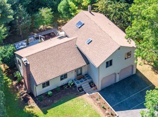 21 Clubhouse Dr, Pocasset, MA 02559