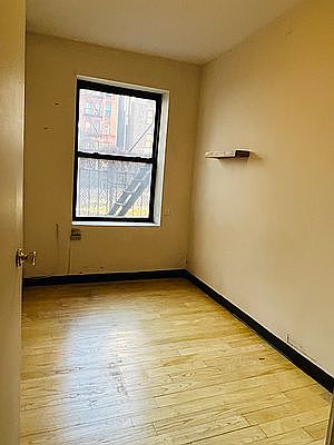 3rd image of 207 E 14th St #2I