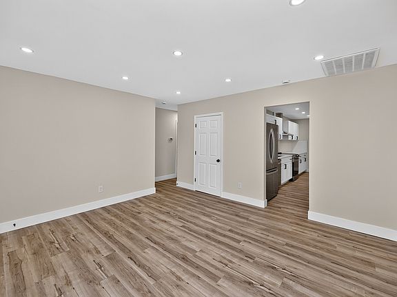 5th image of 861 W Galbraith Rd