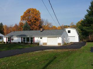 11812 Joy Acres Ln, Chardon, OH 44024