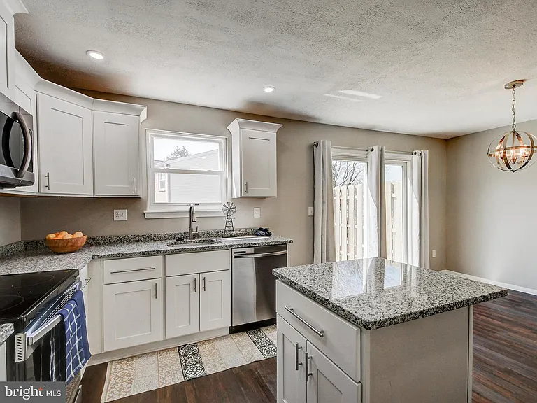 16 Pikehall Pl — Photo 6