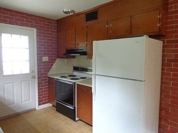 Kitchen/Dining Combo