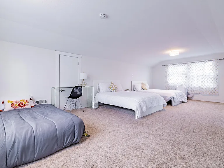 4513 NE 13th Ave — Photo 17
