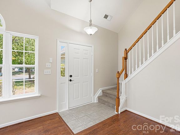 5th image of 13919 Ballyshannon Ln