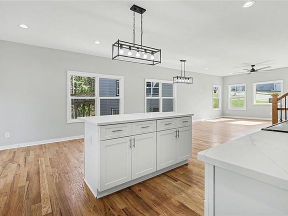5th image of 3175 Tackett Rd