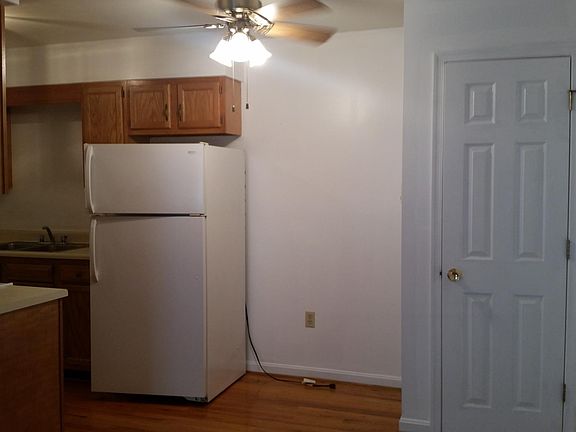 5th image of 214 E New St Unit 6