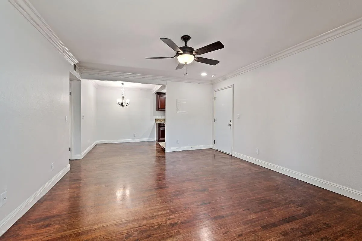 Building Photo - 25611 Quail Run #113