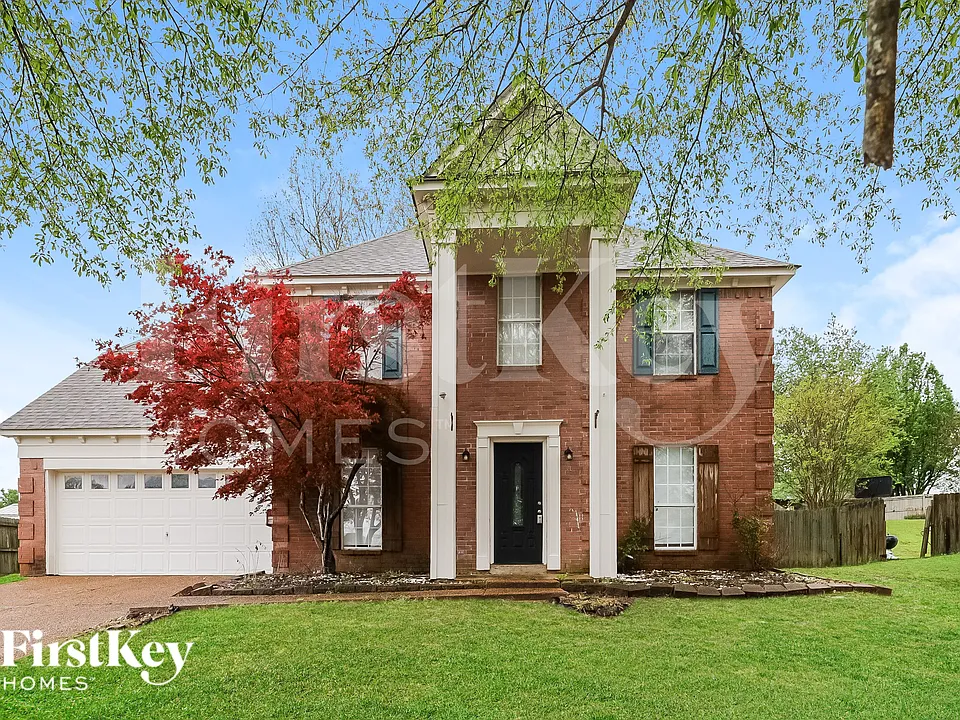 70 Center Oak Dr