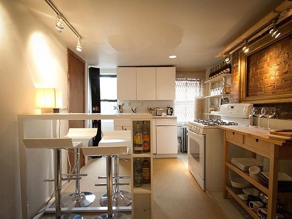 4th image of 84 E 7th St APT 8