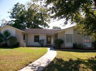 8252 Wormwood Rd, Jacksonville, FL 32210