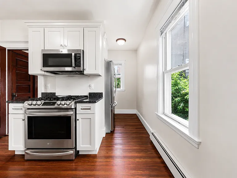 5 Douglas Ave #1 — Photo 4