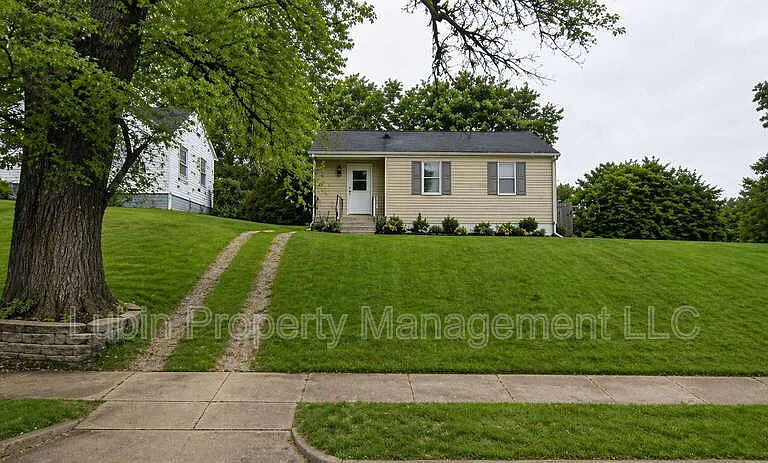 1263 Newark Ave — Photo 1