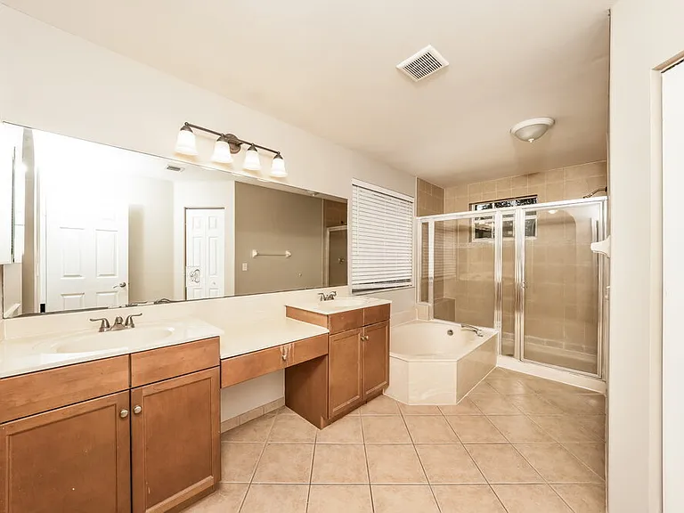 1603 Briar Oak Dr — Photo 8