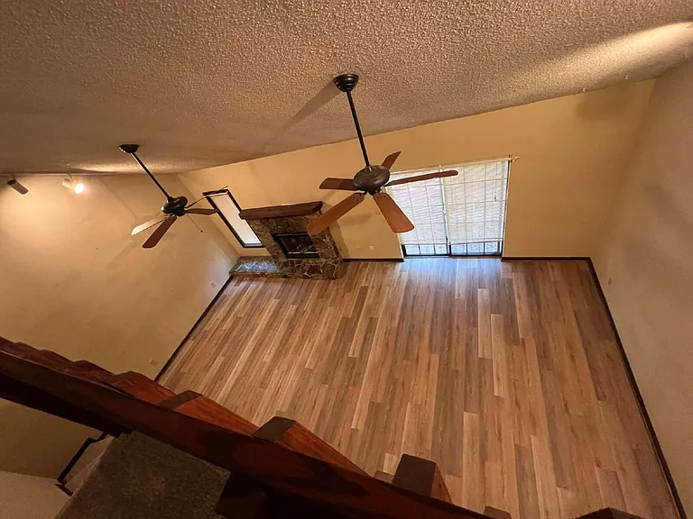 2094 Shangri La Ln — Photo 26