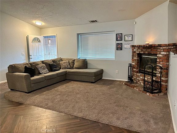 2nd image of 18618 Vine St