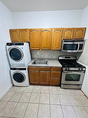 2nd image of 560 W 163rd St APT 2