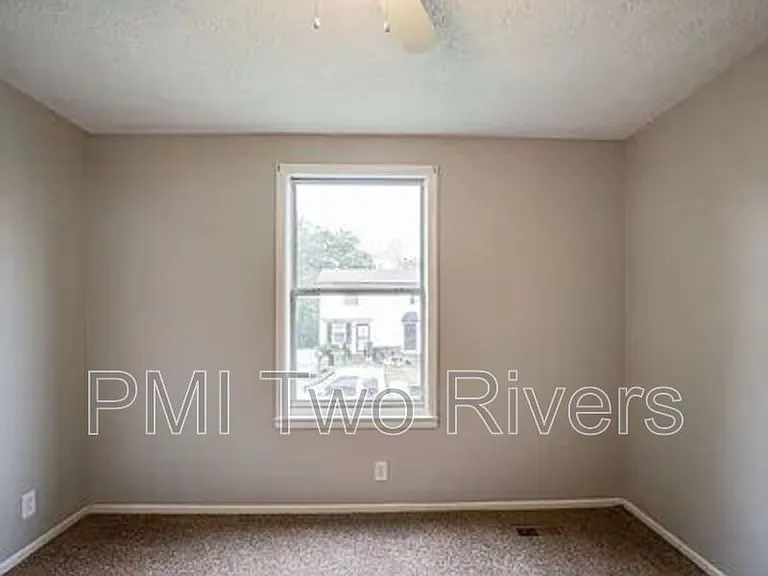 135 Brenda Ln — Photo 15