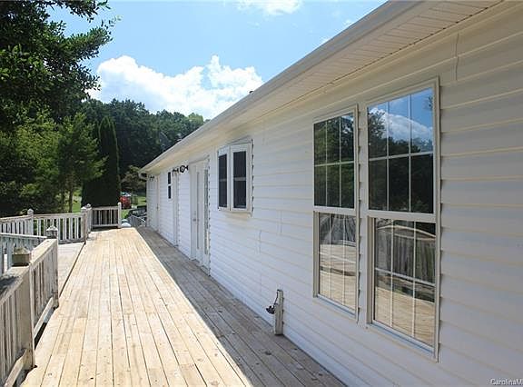 3rd image of 201 Miller Ln