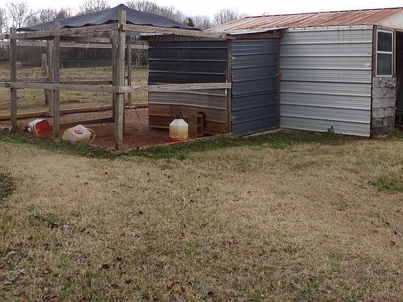 4th image of 172 Cole Ln