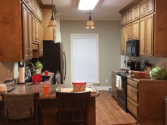 4th image of 104 Wisteria Ln