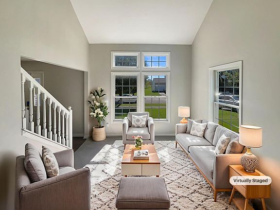2nd image of 1076 Valley Dr