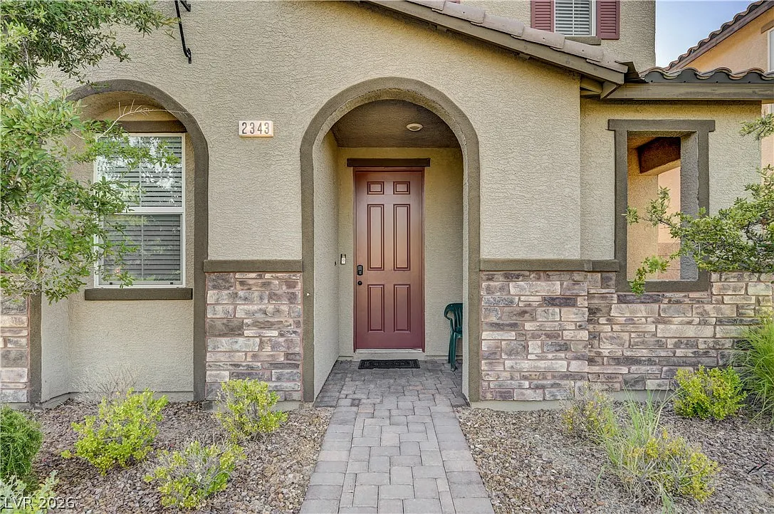 3 bed, 3.0 bath, 2039 sqft, $2,800 — Photo 4