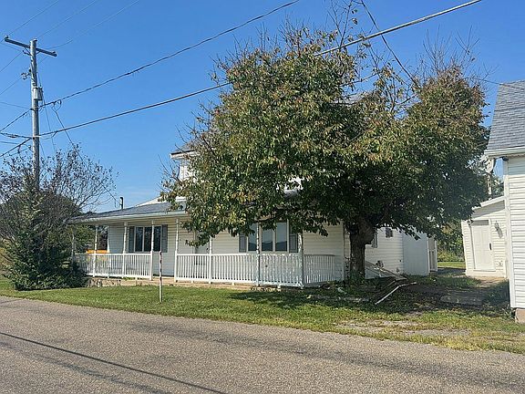 2nd image of 230 Middle Rd