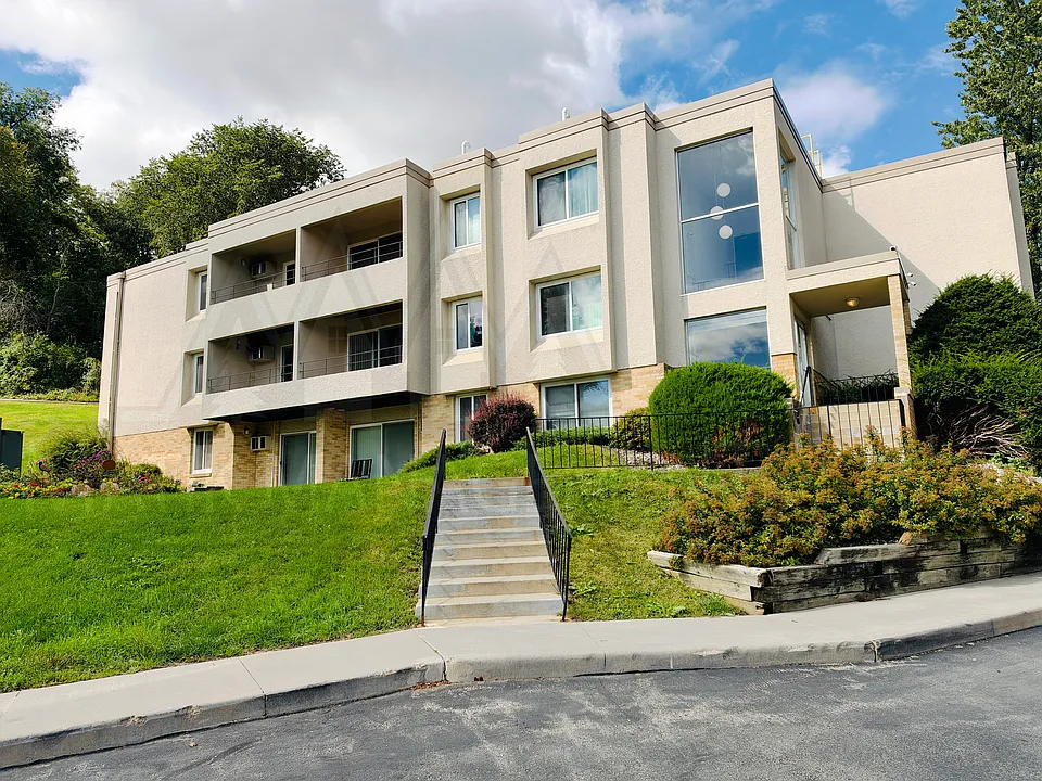 366 Elton Hills Dr NW #22