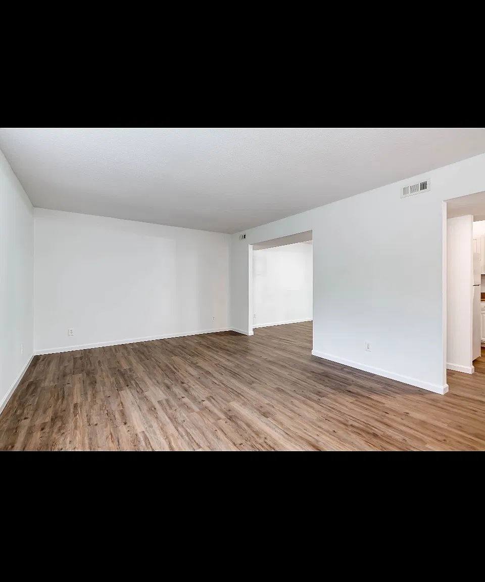 3 bed, 1.5 bath, 1300 sqft, $1,850 — Photo 2