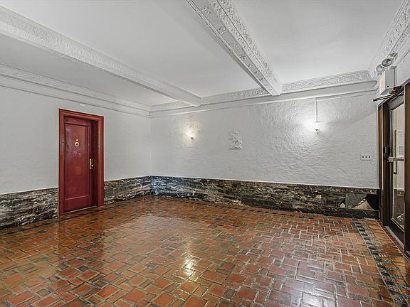 3rd image of 160-15 Powells Cove Blvd APT C7