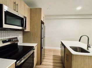 523 Beacon St #1G, Boston, MA 02115