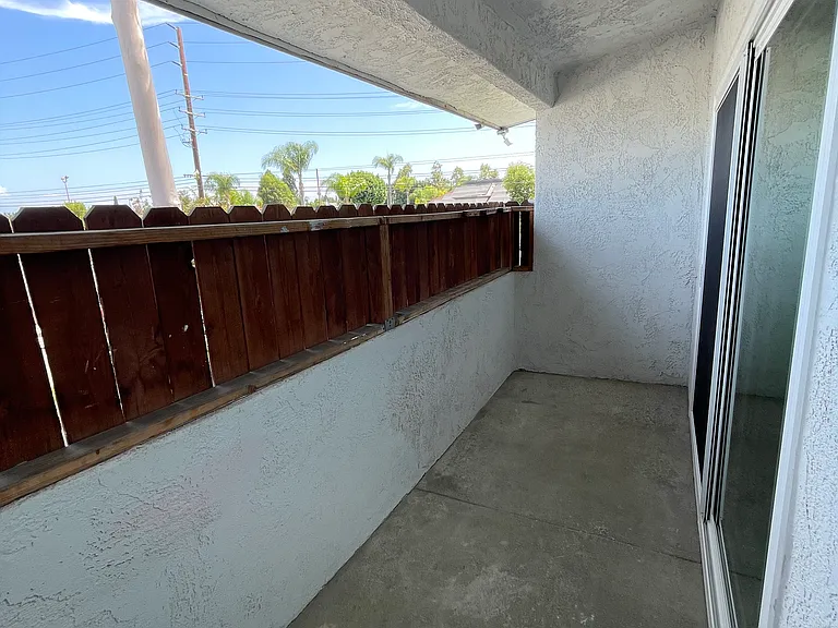 2330 N Grand Ave #18 — Photo 14