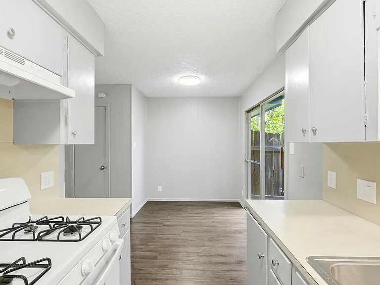 2319 Greenfield Pkwy — Photo 38