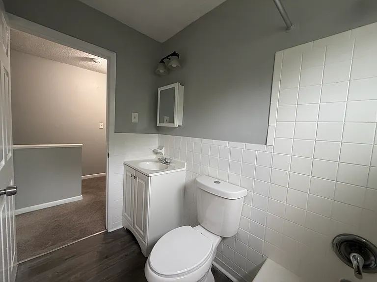 1054 Bank St #30 — Photo 18