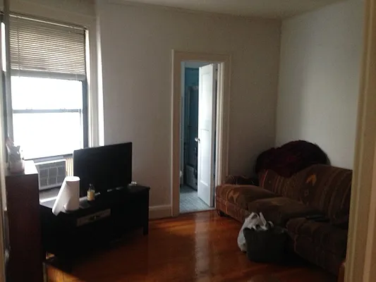 Rented by Alexiou Realty | media 3