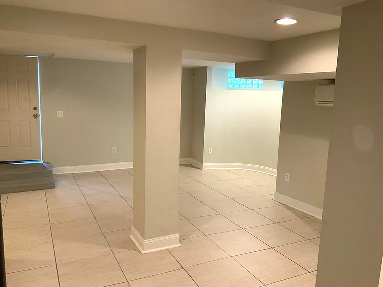 804 Hollins St #BASEMENT — Photo 7